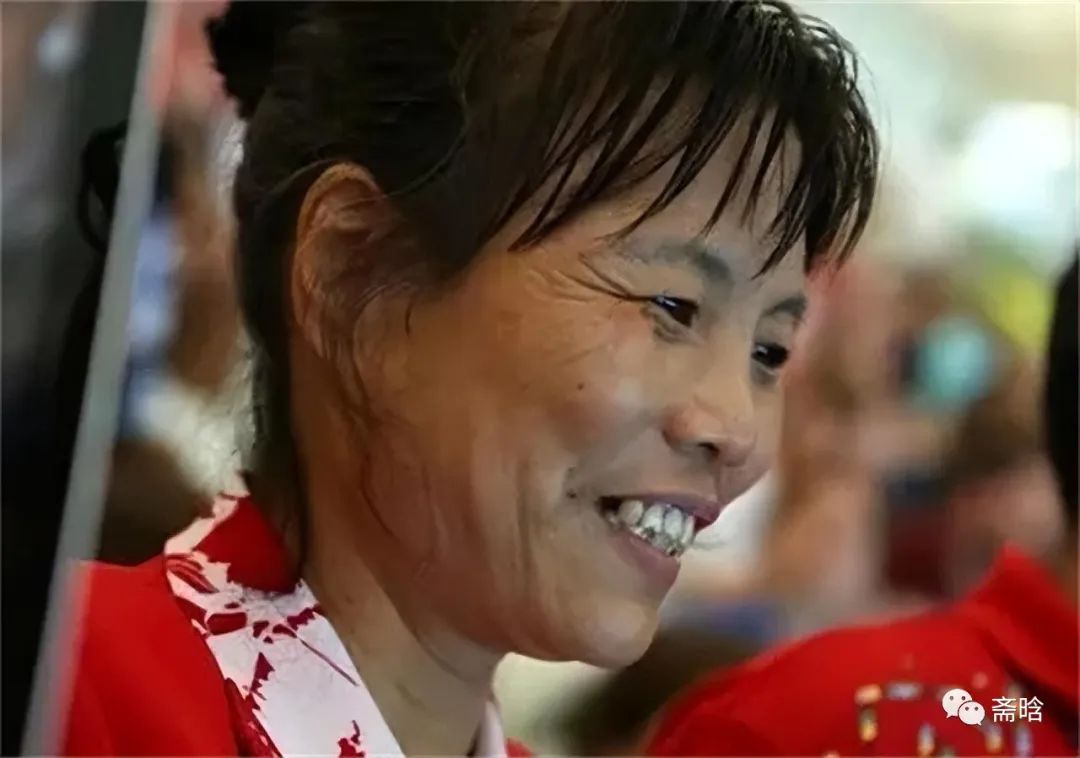 吴敏霞伦敦夺冠背后：父母隐瞒病情，外公外