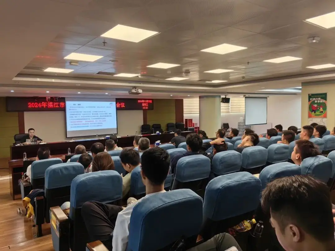 中小学生篮球配合比赛规则_中小学生篮球战术_中小学生比赛用球篮球