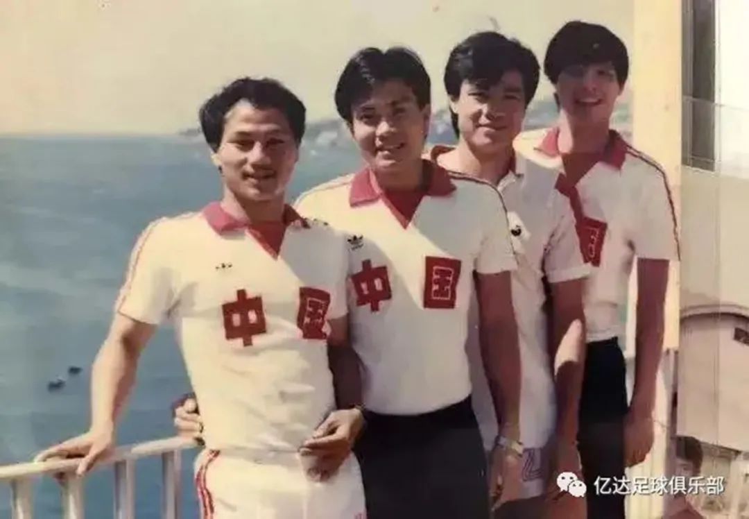 足球被恶意犯规最多的球员_足球历史十大恶意犯规名单_天下足球十大恶意犯规