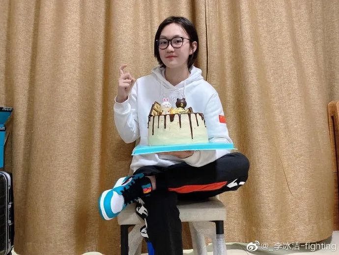 游泳冠军的腹肌_女子游泳冠军腹肌_游泳腹肌女子冠军视频