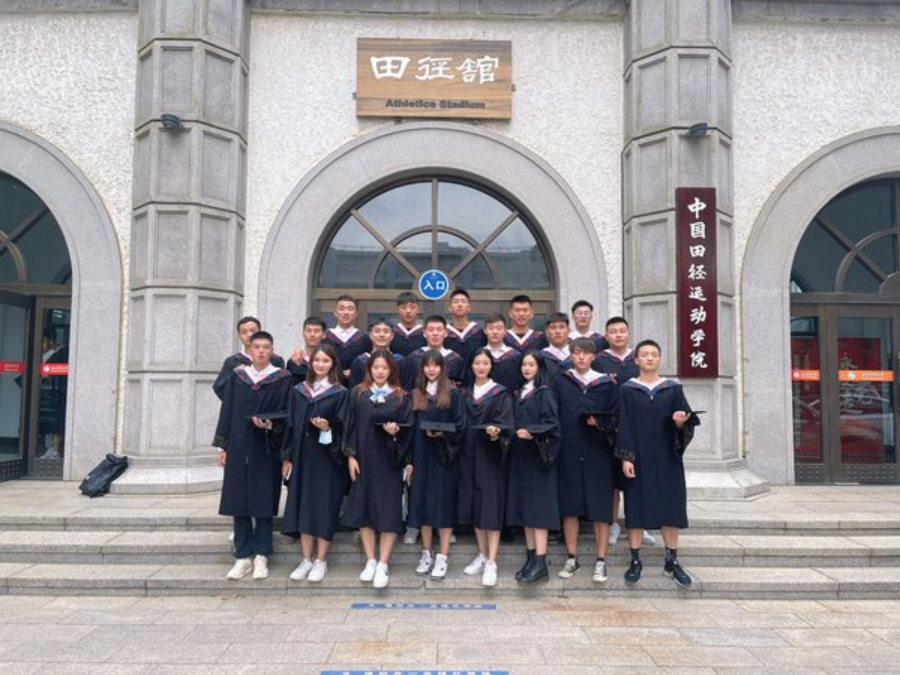 祝贺足球冠军的话_足球比赛祝福语感谢教练_祝足球教练比赛取得冠军的文案