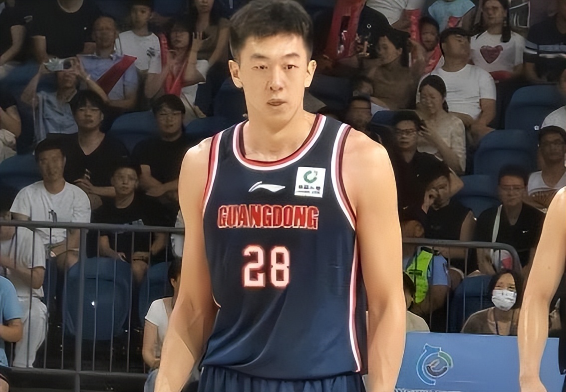 篮球隔扣壁纸_篮球隔扣不犯规吗_篮球规则隔扣