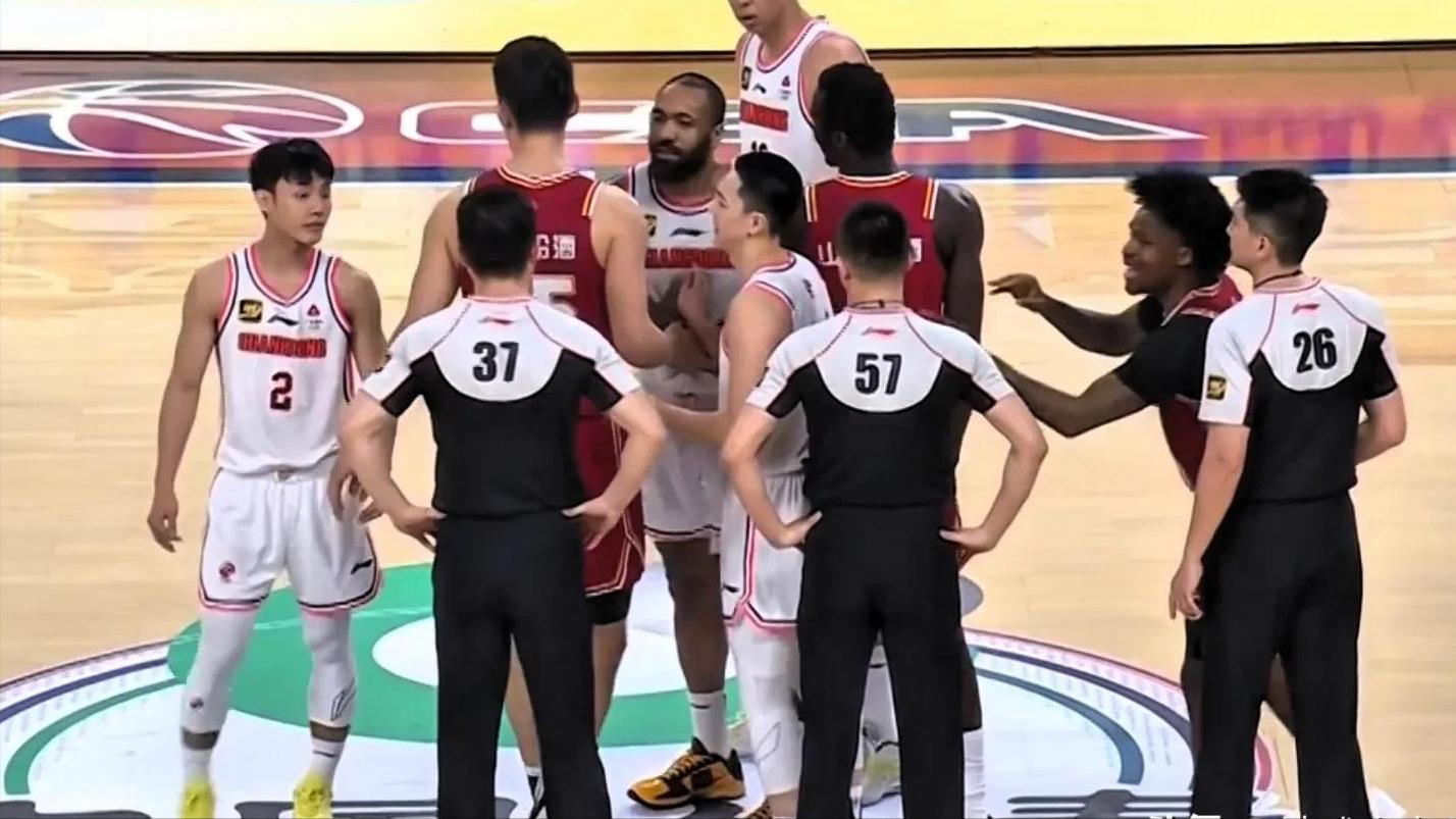 篮球规则隔扣_篮球隔扣什么意思_篮球隔扣壁纸