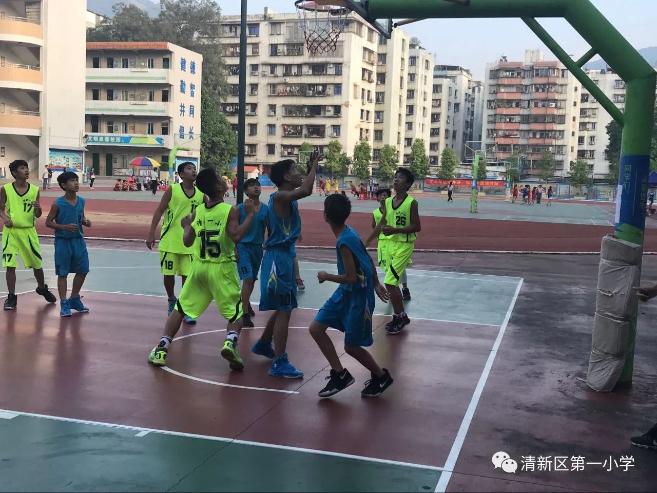 去年中小学生篮球比赛冠军是谁_全国篮球小学生冠军_中小学篮球赛夺冠