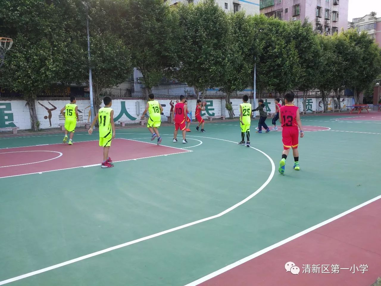 全国篮球小学生冠军_去年中小学生篮球比赛冠军是谁_中小学篮球赛夺冠
