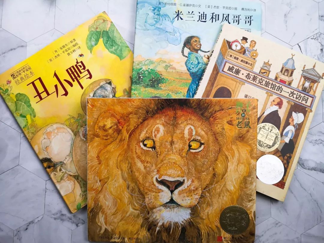 手绘家庭照片_家庭日常插画手绘图_家庭插画