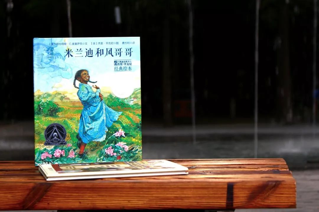 家庭插画_家庭日常插画手绘图_手绘家庭照片